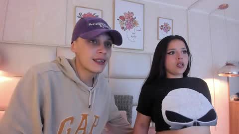 Sara Help me reach 1000 followers online show from May 6, 2026, 3:13 am