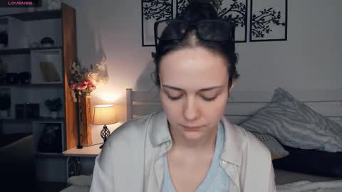 Elis online show from February 16, 2026, 9:44 pm