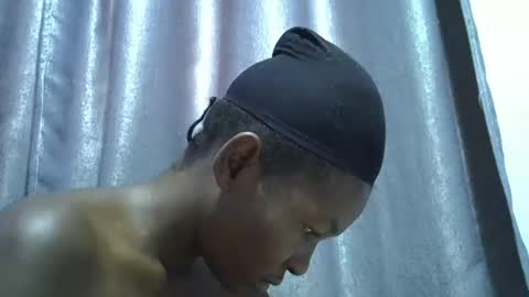 Snapshot of oceanwavves chatting on April 20, 2026, 10:51 am Paloma online show from April 20, 2026, 10:51 am