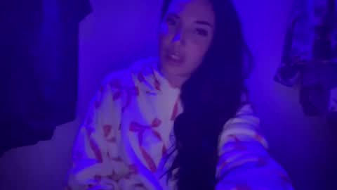 Snapshot of oceanxalara22_xo chatting on November 5, 2025, 3:06 am A L A R A online show from November 5, 2025, 3:06 am