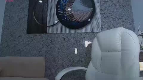 independent model online show from March 13, 2026, 12:56 pm