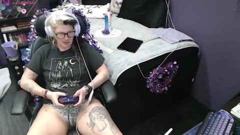 Snapshot of oddywithabody chatting on February 11, 2026, 7:02 am Oddy With A Body online show from February 11, 2026, 7:02 am