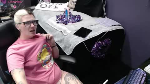 Snapshot of oddywithabody chatting on February 12, 2026, 5:57 am Oddy With A Body online show from February 12, 2026, 5:57 am