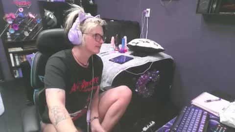 Snapshot of oddywithabody chatting on February 20, 2026, 8:05 am Oddy With A Body online show from February 20, 2026, 8:05 am