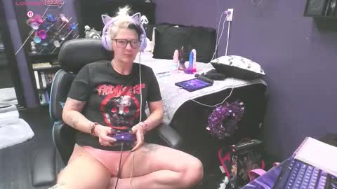 Snapshot of oddywithabody chatting on February 24, 2026, 8:45 am Oddy With A Body online show from February 24, 2026, 8:45 am