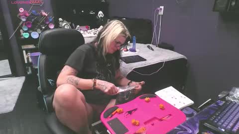 Snapshot of oddywithabody chatting on March 6, 2026, 7:16 am Oddy With A Body online show from March 6, 2026, 7:16 am