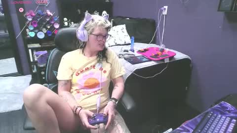 Snapshot of oddywithabody chatting on March 9, 2026, 6:28 am Oddy With A Body online show from March 9, 2026, 6:28 am