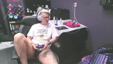 Snapshot of oddywithabody chatting on March 13, 2026, 7:26 am Oddy With A Body online show from March 13, 2026, 7:26 am