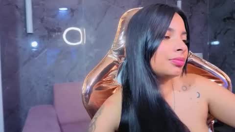 odette_b online show from November 18, 2025, 3:23 am