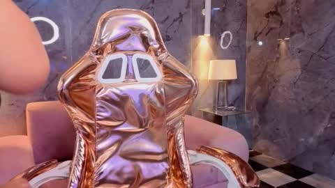 odette_b online show from November 26, 2025, 4:02 am