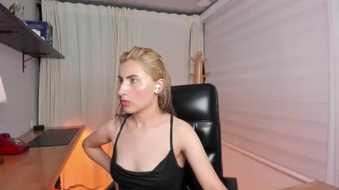 Snapshot of odette_bulgari chatting on February 16, 2026, 10:33 am Ana online show from February 16, 2026, 10:33 am