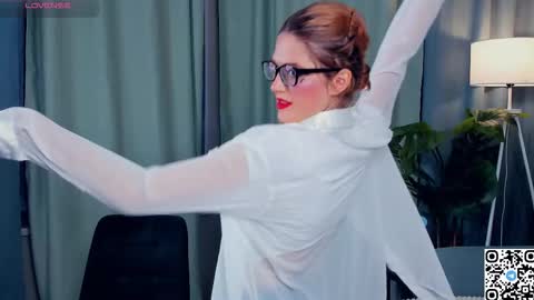 Snapshot of odettechurchwell chatting on November 30, 2025, 4:05 am Eli online show from November 30, 2025, 4:05 am