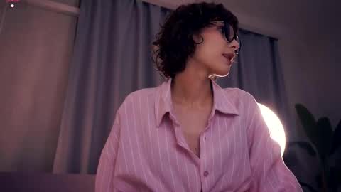 Thea online show from October 23, 2025, 5:33 pm