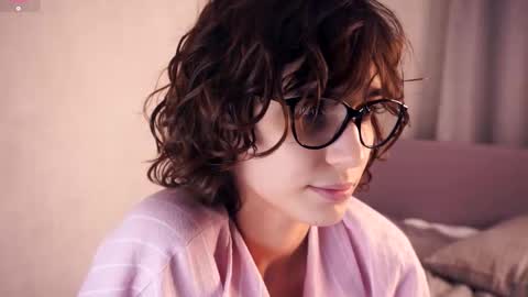 Thea online show from December 20, 2025, 6:26 pm