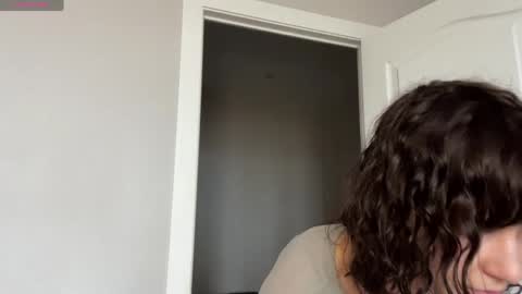 Snapshot of odettehatt chatting on May 28, 2026, 4:54 am Thea online show from May 28, 2026, 4:54 am