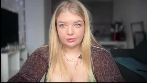 Snapshot of odriolsen chatting on February 11, 2026, 8:52 am Odri online show from February 11, 2026, 8:52 am