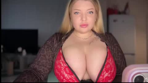 Snapshot of odriolsen chatting on March 6, 2026, 5:37 am Odri online show from March 6, 2026, 5:37 am