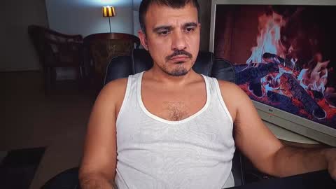 Snapshot of officeman7 chatting on January 2, 2025, 8:13 pm officeman7 online show from January 2, 2025, 8:13 pm