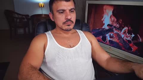 Snapshot of officeman7 chatting on January 4, 2025, 8:27 pm officeman7 online show from January 4, 2025, 8:27 pm