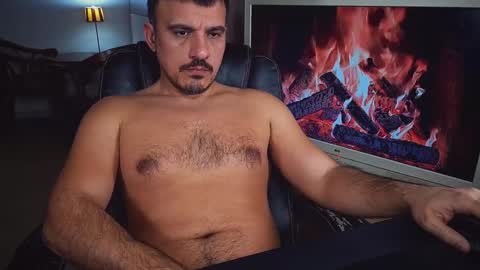 Snapshot of officeman7 chatting on January 25, 2025, 6:24 pm officeman7 online show from January 25, 2025, 6:24 pm