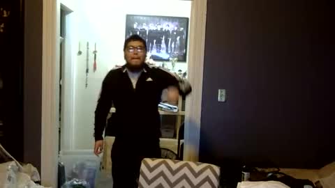 oscar flores online show from April 27, 2026, 9:51 am