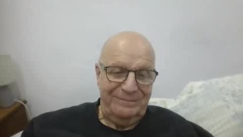 Snapshot of oggi95 chatting on December 1, 2024, 7:58 pm oggi95 online show from December 1, 2024, 7:58 pm