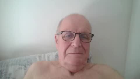 Snapshot of oggi95 chatting on February 17, 2025, 9:56 am oggi95 online show from February 17, 2025, 9:56 am