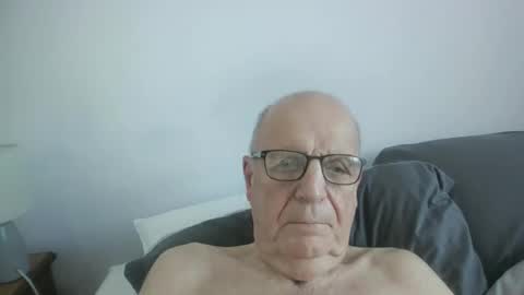 Snapshot of oggi95 chatting on September 10, 2025, 7:19 am oggi95 online show from September 10, 2025, 7:19 am