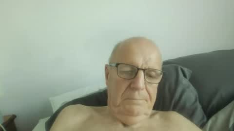 Snapshot of oggi95 chatting on September 13, 2025, 6:46 am oggi95 online show from September 13, 2025, 6:46 am