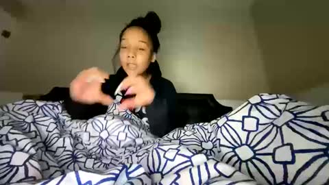 Snapshot of ogtripmushem chatting on October 19, 2025, 4:40 pm ogtripmushem online show from October 19, 2025, 4:40 pm