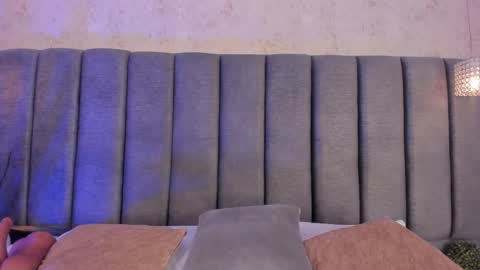 Snapshot of oh_hollyy chatting on February 6, 2025, 7:51 pm Holly online show from February 6, 2025, 7:51 pm