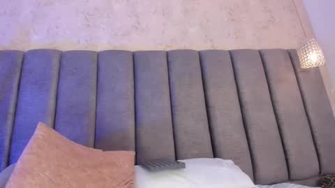 Snapshot of oh_hollyy chatting on February 7, 2025, 1:58 am Holly online show from February 7, 2025, 1:58 am