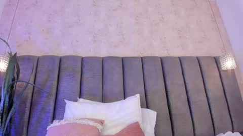 Snapshot of oh_hollyy chatting on February 25, 2025, 2:03 am Holly online show from February 25, 2025, 2:03 am