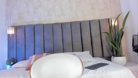 Snapshot of oh_hollyy chatting on March 1, 2025, 11:04 pm Holly online show from March 1, 2025, 11:04 pm