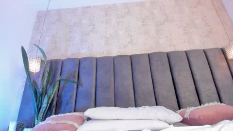 Snapshot of oh_hollyy chatting on March 8, 2025, 1:50 am Holly online show from March 8, 2025, 1:50 am