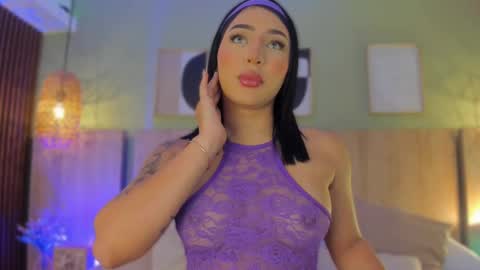 Snapshot of oh_hollyy chatting on October 7, 2025, 11:51 am Holly online show from October 7, 2025, 11:51 am