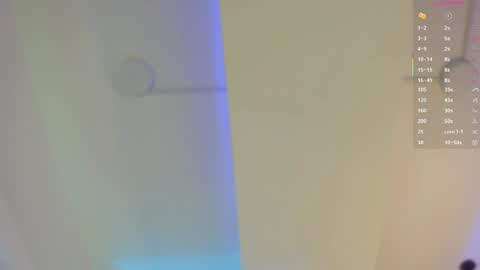 Snapshot of oh_hollyy chatting on April 8, 2026, 11:32 am Holly online show from April 8, 2026, 11:32 am