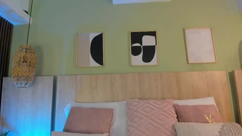 Snapshot of oh_hollyy chatting on April 10, 2026, 11:15 am Holly online show from April 10, 2026, 11:15 am