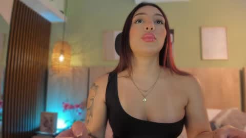 Snapshot of oh_hollyy chatting on May 5, 2026, 11:18 am Holly online show from May 5, 2026, 11:18 am