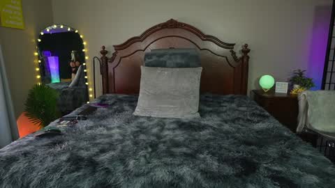 Snapshot of oh_lovely_girl chatting on January 26, 2025, 7:31 pm Gray online show from January 26, 2025, 7:31 pm