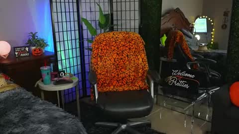 Snapshot of oh_lovely_girl chatting on October 31, 2025, 4:08 pm Gray online show from October 31, 2025, 4:08 pm