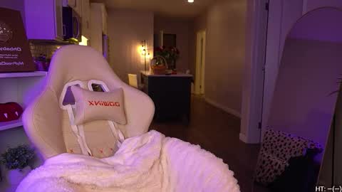 Kelly online show from November 7, 2025, 1:27 am