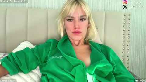 Kelly online show from April 14, 2026, 10:49 pm