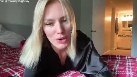 Snapshot of ohbabykelly chatting on July 19, 2026, 6:33 pm Kelly online show from July 19, 2026, 6:33 pm