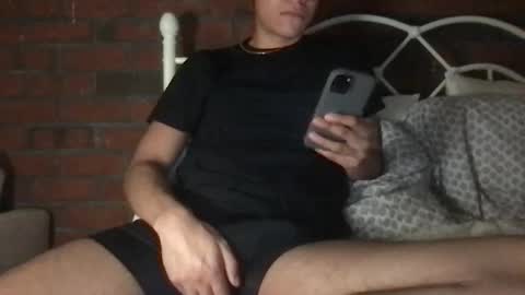 Snapshot of ohcute_d chatting on February 10, 2025, 2:08 am Miles Valentino online show from February 10, 2025, 2:08 am
