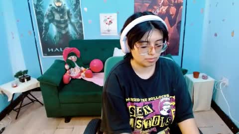 ohmysqueak online show from May 8, 2026, 3:39 pm