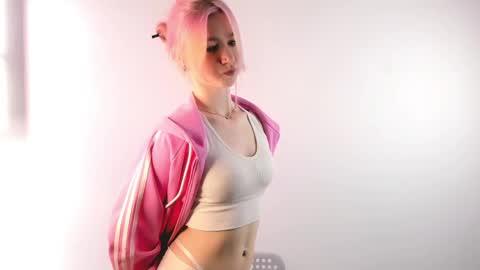 Emi and Ohpi online show from April 14, 2026, 1:50 pm