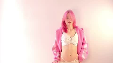 Emi and Ohpi online show from April 18, 2026, 10:41 am