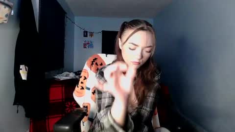 Snapshot of okalley19 chatting on September 17, 2025, 12:34 am Alley asian bratty online show from September 17, 2025, 12:34 am