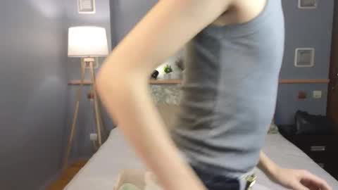 Ami online show from September 20, 2025, 1:12 pm